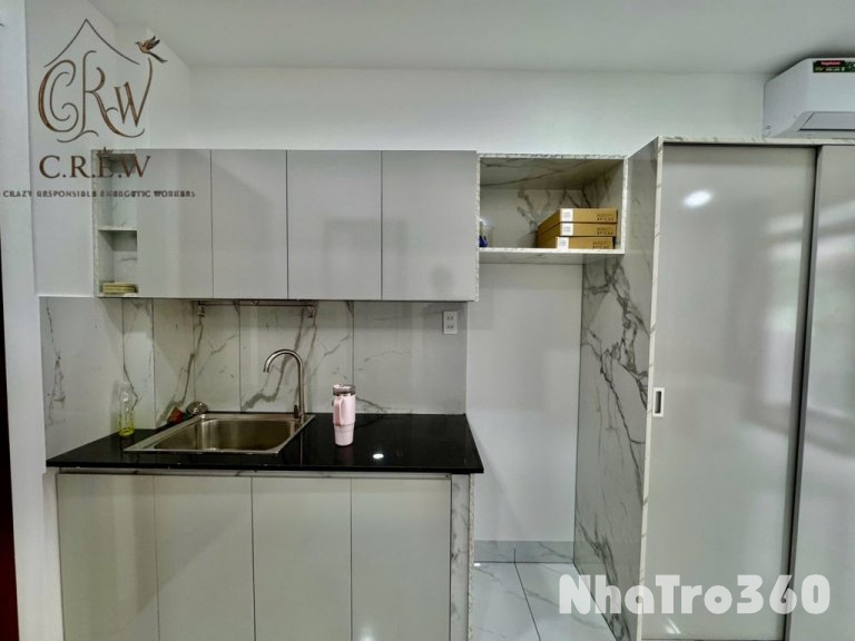 Phòng full nội thất , ban công siêu thoáng mát