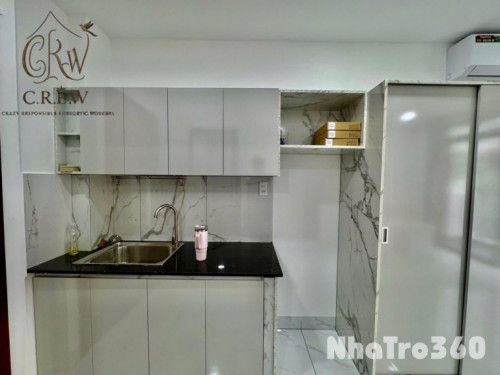 Phòng full nội thất , ban công siêu thoáng mát