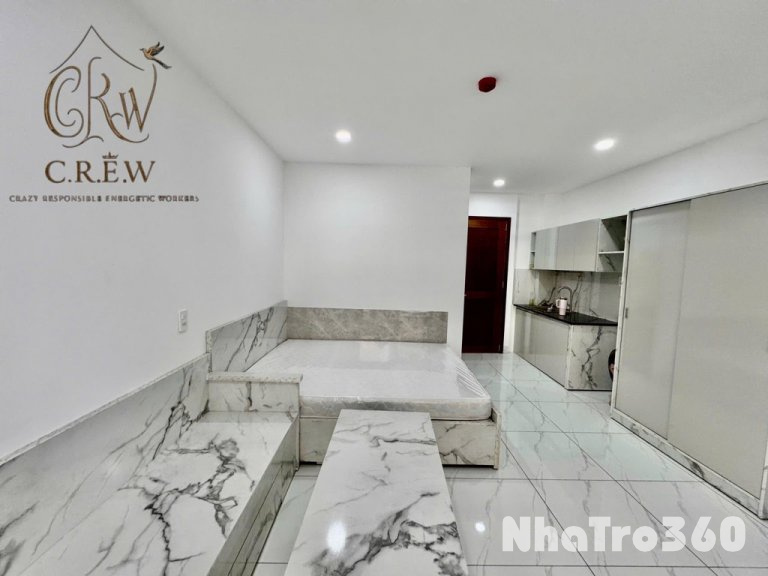 Phòng full nội thất , ban công siêu thoáng mát