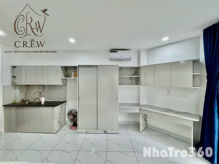 Phòng full nội thất , ban công siêu thoáng mát