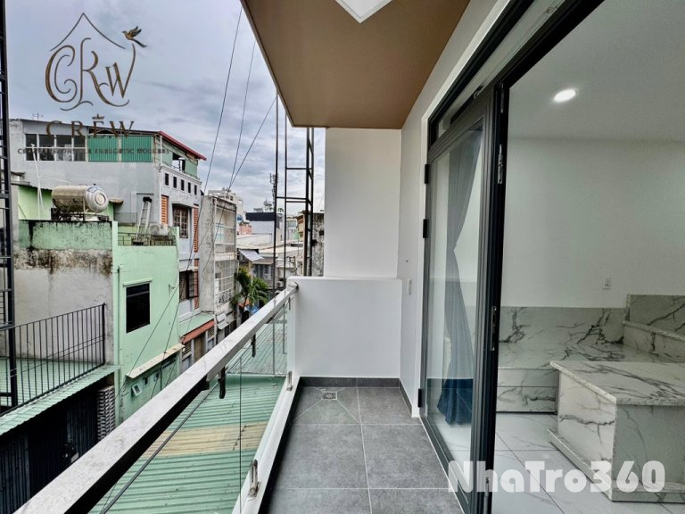 Phòng full nội thất , ban công siêu thoáng mát