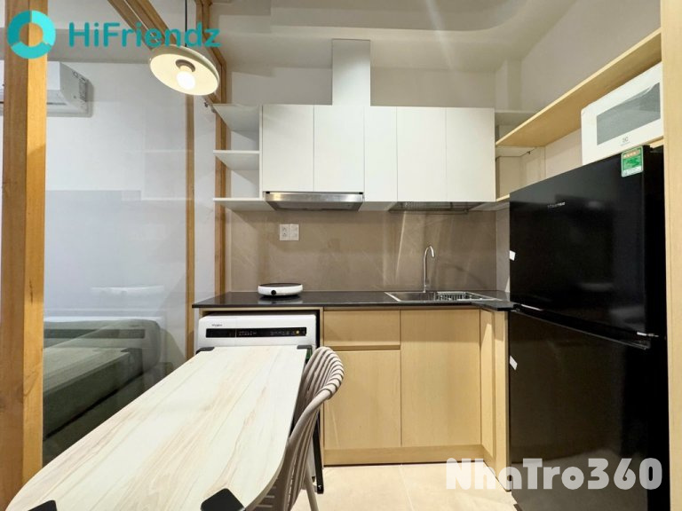 Khai truơng căn hộ tách bếp Q1, ban công, y hình