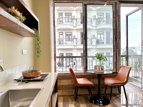 STUDIO BAN CÔNG 35M2 FULL NỘI THẤT, CỬA SỔ LỚN, GẦN LOTTE MART, TDTU, RMIT Q1,4,8