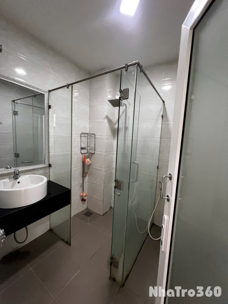 Cho thuê căn hộ Q4, đường Bến Vân Đồn, gần ĐH Luật, Cầu Calmette, chợ Xóm Chiếu