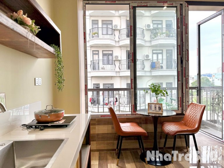 STUDIO BAN CÔNG 35M2 FULL NỘI THẤT, CỬA SỔ LỚN, GẦN LOTTE MART, TDTU, RMIT Q1,4,8