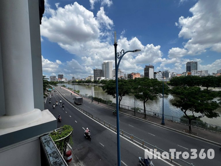 Cho thuê căn hộ Q4, đường Bến Vân Đồn, gần ĐH Luật, Cầu Calmette, chợ Xóm Chiếu