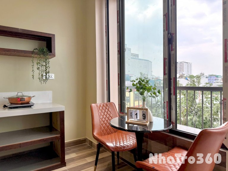 STUDIO BAN CÔNG 35M2 FULL NỘI THẤT, CỬA SỔ LỚN, GẦN LOTTE MART, TDTU, RMIT Q1,4,8