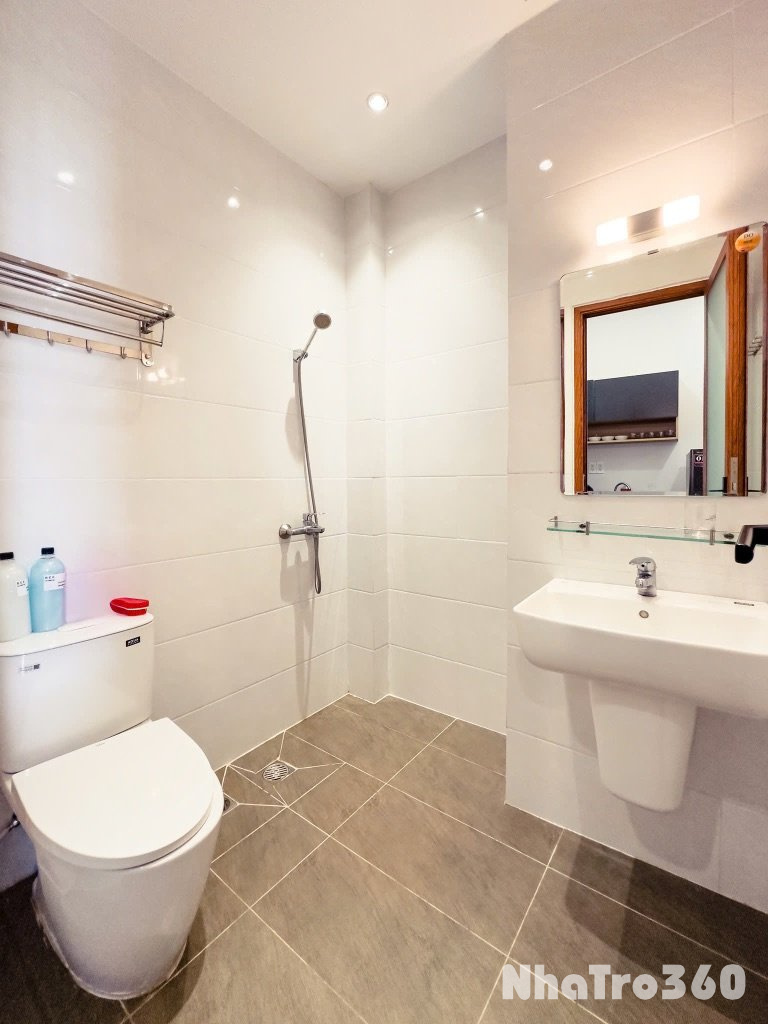 Cho Thuê Căn Hộ Có Ban Công Siêu Thoáng Mát