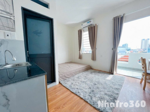 Studio ban công đầy đủ nội thất gần Quận 10, T.Phú