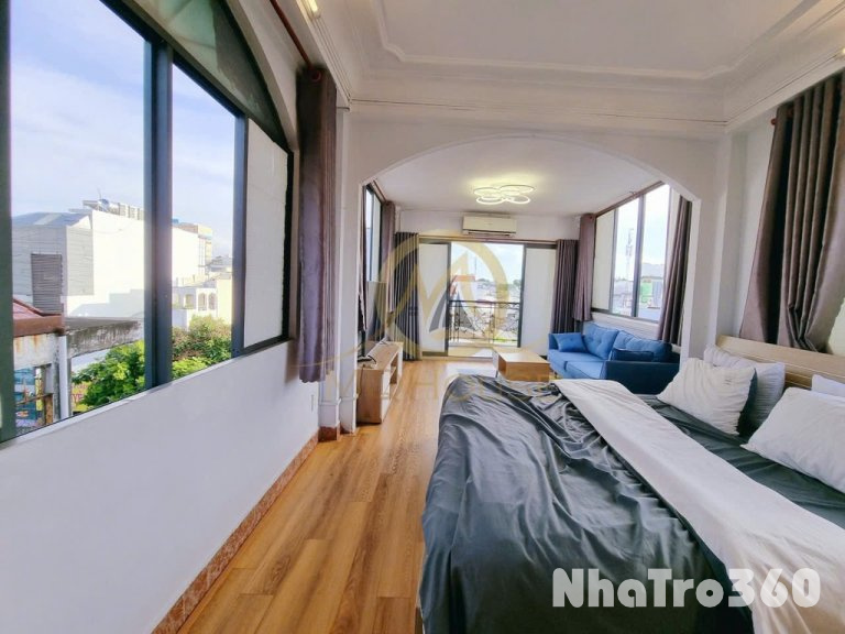 Cho thuê căn hộ ban công full nội thất quận 1