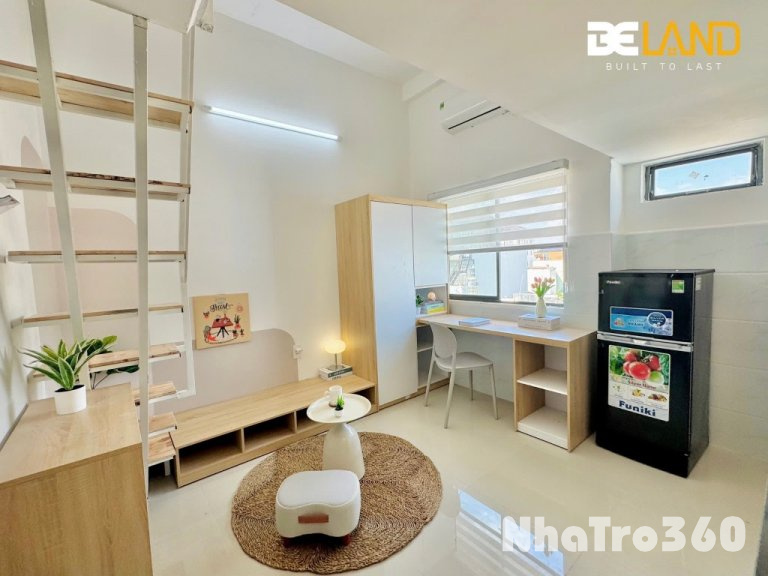 Phòng Duplex có cửa sổ siu xinh