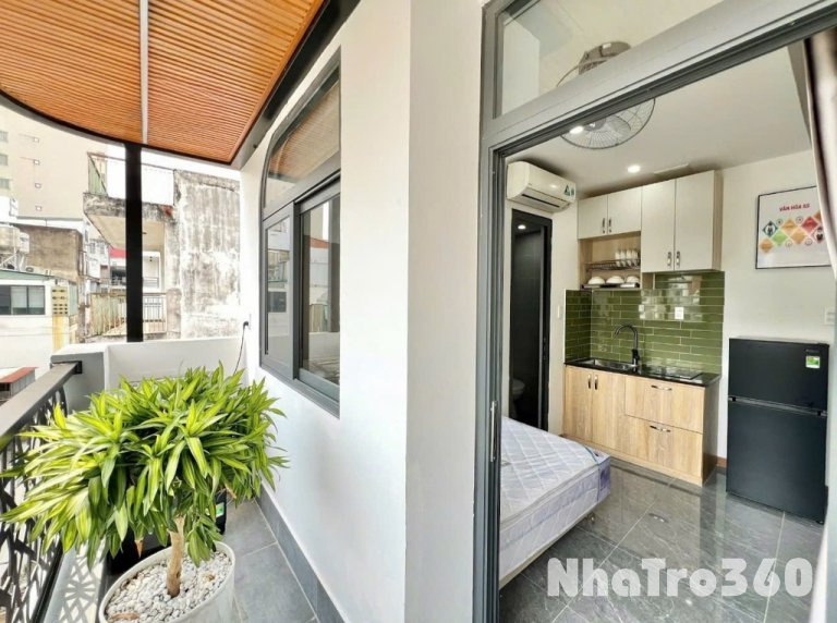 Căn hộ ban công quận 1, gần chợ Bến Thành, Bitexco