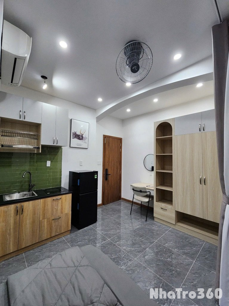 Căn hộ ban công quận 1, gần chợ Bến Thành, Bitexco