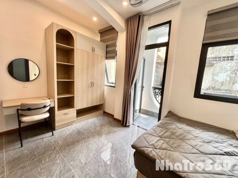 Căn hộ ban công quận 1, gần chợ Bến Thành, Bitexco