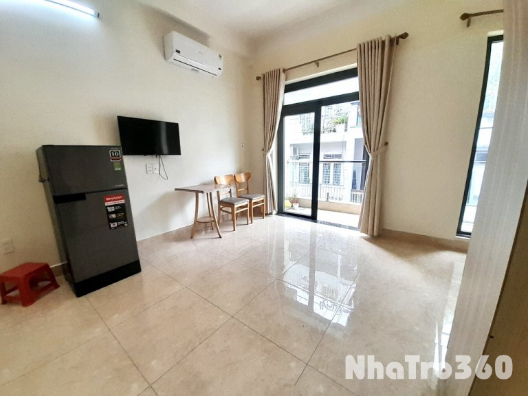 Cho thuê Studio Thành Thái Q10 - Bancong thoáng