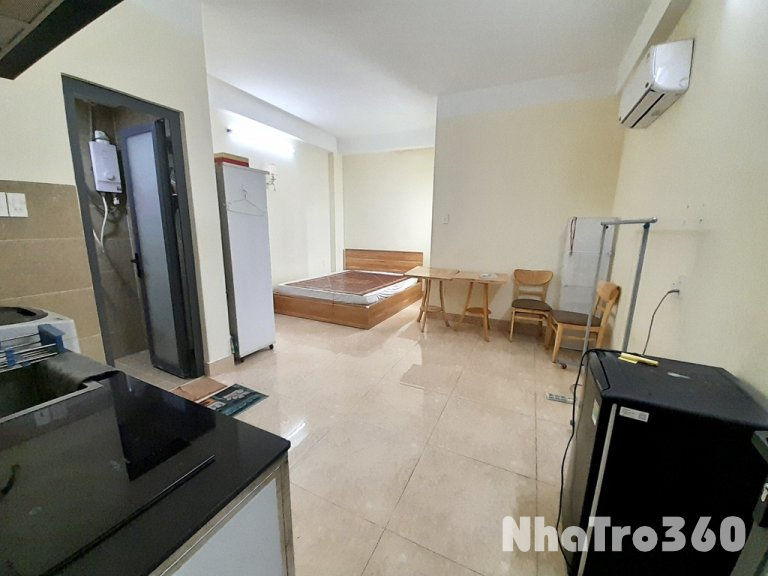 Cho thuê Studio Thành Thái Q10 - Cửa sổ ánh sáng