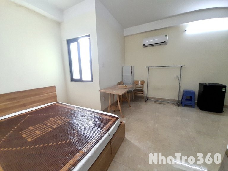 Cho thuê Studio Thành Thái Q10 - Cửa sổ ánh sáng