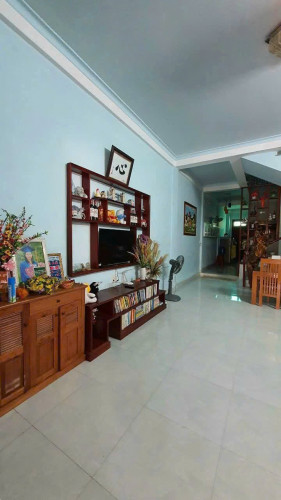 Cho thuê nhà 2 tầng, full nội thất, phù hợp mở văn phòng kết hợp để ở mặt tiền Nguyễn Phạm Tuân, KQH Hương Sơ, TP Huế