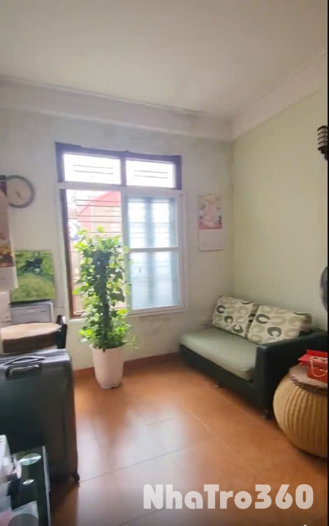 Cho thuê nhà nguyên căn ngõ 164 Đê La Thành Nhỏ, Đống Đa, Hà Nội. 12tr/tháng.