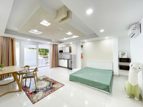 Studio ban công, Fnt, gần Lotte, Tdtu, thoáng, 40m2, 5p đi q1,4,8