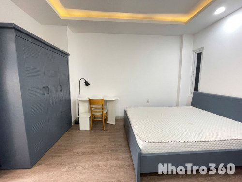 Căn hộ 1 phòng ngủ full nội thất tại đường Hồng Hà, Phường 2, Quận Tân Bình – thiết kế hiện đại, có ban công thoáng mát, không gian sống tiện nghi ngay trung tâm sân bay.