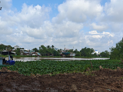 56. cho thuê đất 5 triệu 1200m2 gần cầu Cồn Khương 2 mặt lộ và sông