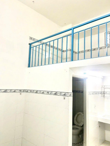 Phòng trọ cho thuê - gần trường CĐ CÔNG THƯƠNG & ĐH SPKT , cách ngã 4 Thủ Đức 1 km