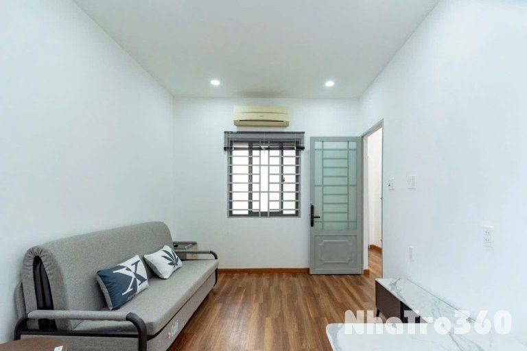 Phòng full nội thất cửa sổ Đoàn Văn Bơ Quận 4