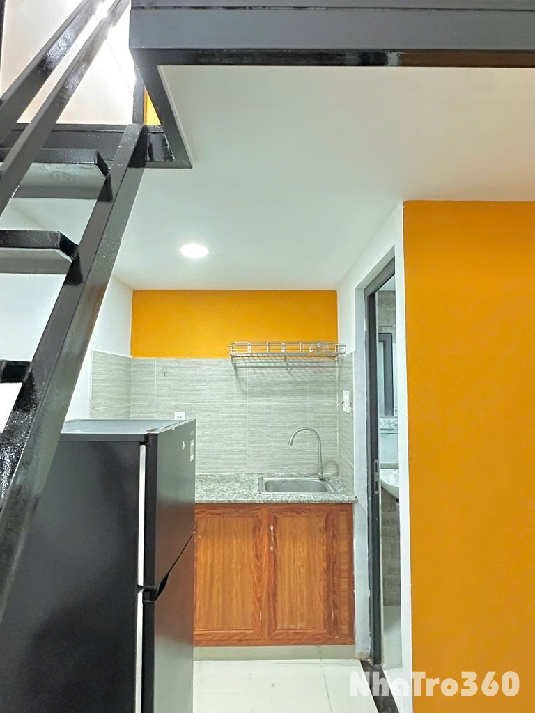 Duplex rộng rãi thoáng cửa sổ rộng thoải mái