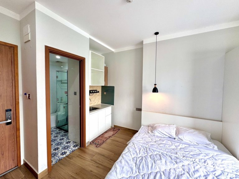 Căn Hộ Studio Cửa Sổ Thang Máy Ngay Sân Bay