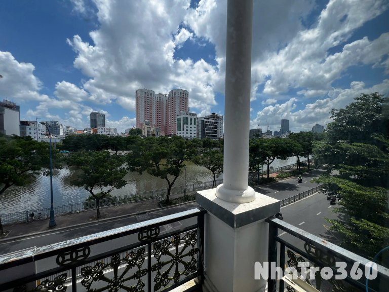 Cho thuê căn hộ Studio Ban công, Máy giặt riêng Q4 gần cầu Ông Lãnh, cầu Calmette, cầu Nguyễn Văn Cừ