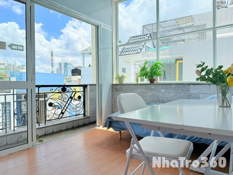 Căn hộ 2PN ngay trung tâm quận 4, bancol siêu chill, gần Đại học Luật, quận 1