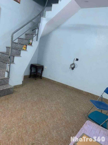 Cho thuê nhà nguyên căn ngõ Hào Nam, 9tr/tháng. 3.5 tầng, 30m²/tầng, mặt tiền 3.5m, 2 ngủ, 3 VS.