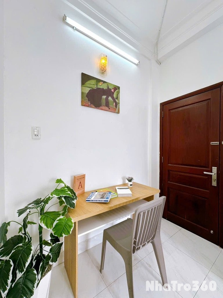 Cho thuê căn hộ studio cửa sổ lớn thoáng nắng gió