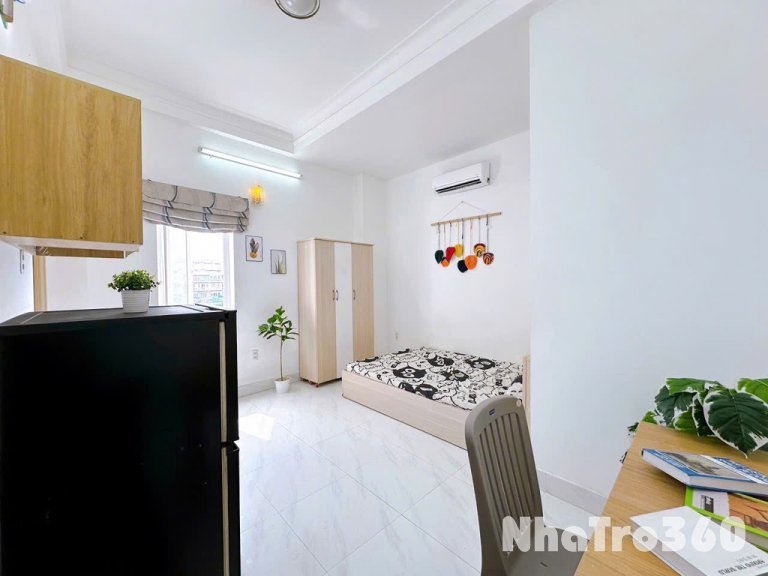 Cho thuê căn hộ studio cửa sổ lớn thoáng nắng gió
