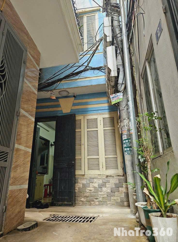 Cho thuê nhà ngõ 467 Lĩnh Nam, 30m2 x 4 tầng, 3 ngủ chỉ 7.5 Triệu