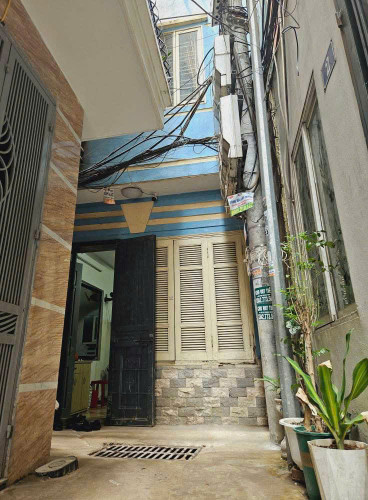 Cho thuê nhà ngõ 467 Lĩnh Nam, 30m2 x 4 tầng, 3 ngủ chỉ 7.5 Triệu