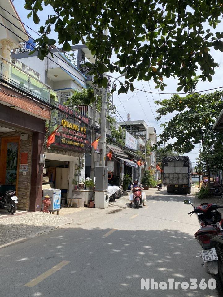 NHÀ BUÔN BÁN KINH DOANH, NGAY ĐẠI HỌC TẤT THÀNH, LÊN GÒ VẤP GẦN