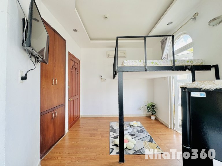 Cho Thuê Căn Hộ Duplex Có Ban Công – Gần Ga T3