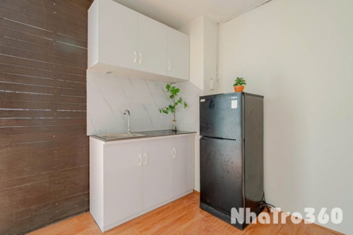 Căn hộ ban công, vách ngăn bếp, ngay Nguyễn Văn Cừ