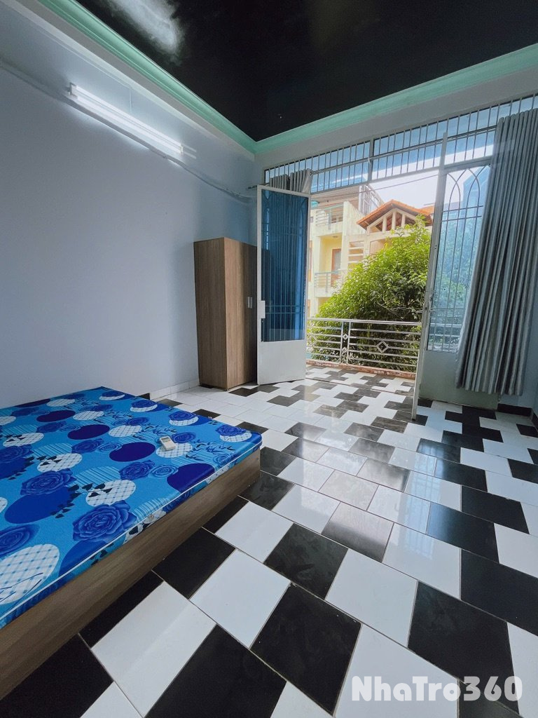 Căn Hộ 2 PN Ban Công Máy Giặt Riêng Quận Tân Bình