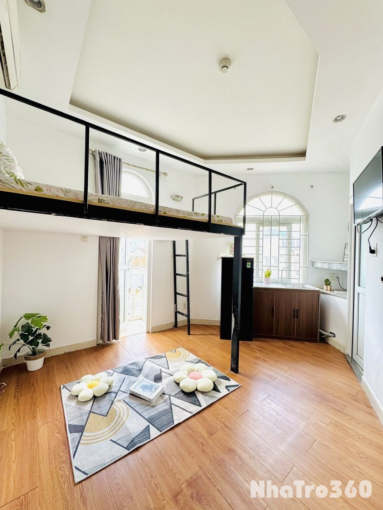 Cho Thuê Căn Hộ Duplex Có Ban Công – Gần Ga T3