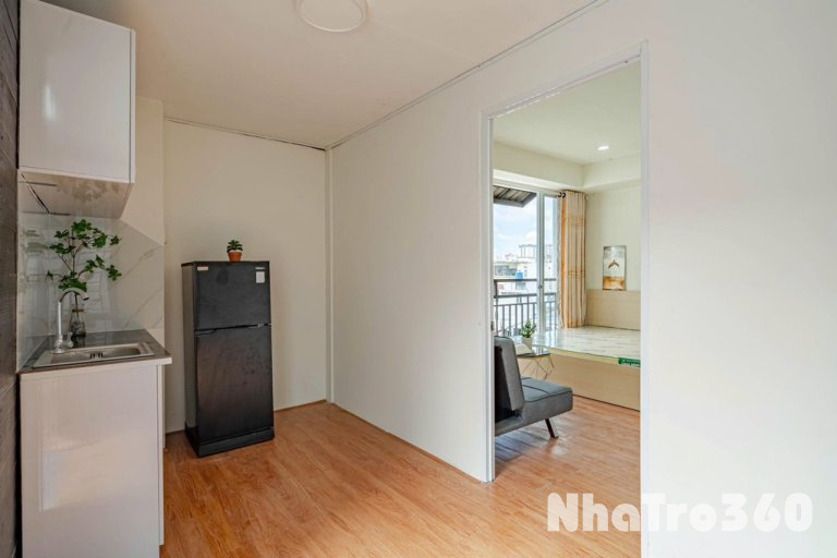 Căn hộ ban công, vách ngăn bếp, ngay Nguyễn Văn Cừ