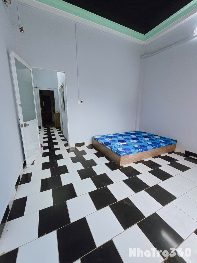 Căn Hộ 2 PN Ban Công Máy Giặt Riêng Quận Tân Bình