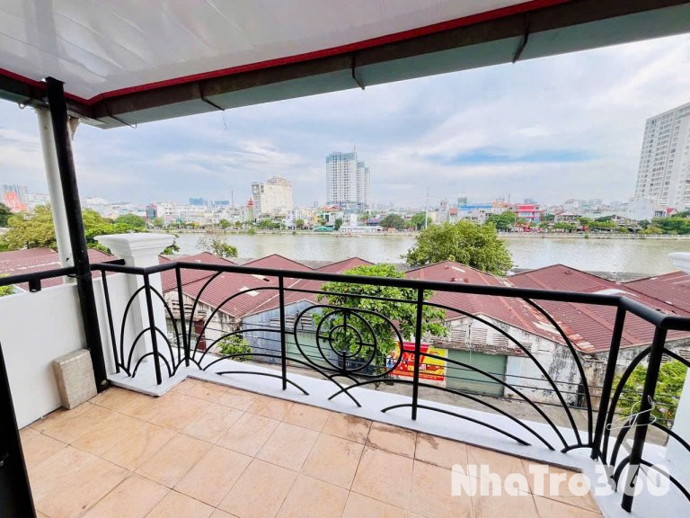 Cho thuê căn hộ 1PN Ban công, Máy giặt riêng Q4 gần cầu Kênh Tẻ, ĐH Luật, ĐH Nguyễn Tất Thành