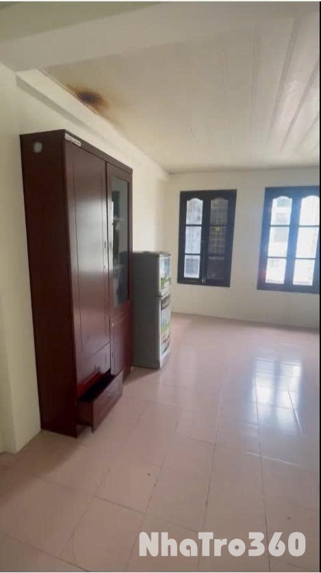 Nhà nguyên căn Lạc Trung, 10.5tr/tháng. 3 tầng, 60m²/tầng, 5 ngủ, 3 VS.