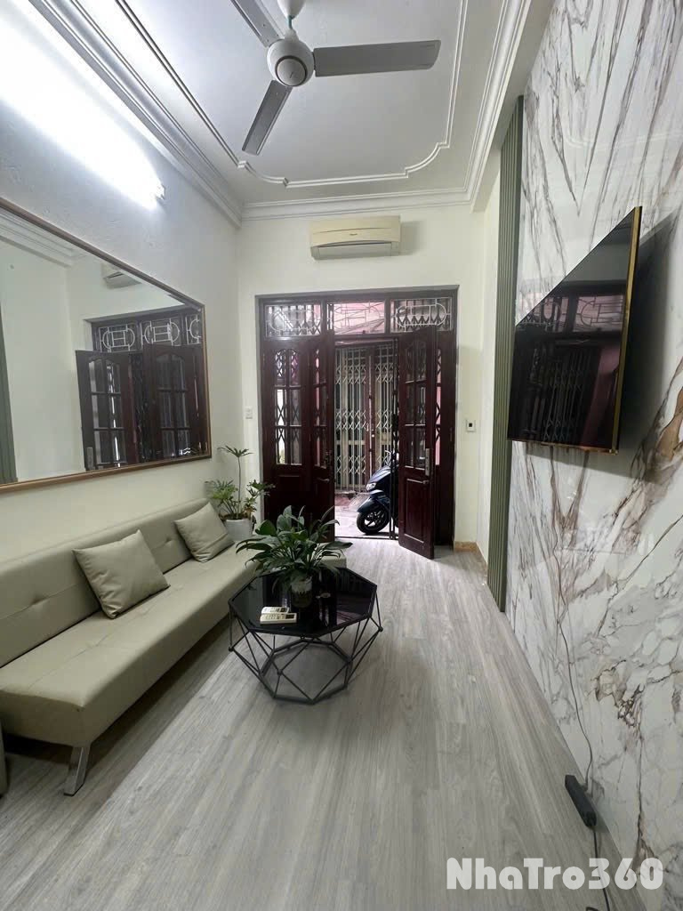 Nhà nguyên căn ngõ phố Nguyễn Đức Cảnh, 8tr/tháng. 4 tầng, 22m²/tầng, 2 ngủ, 3 VS.