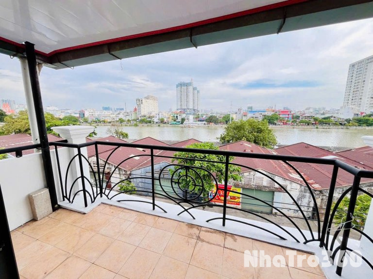 Căn hộ ngay trung tâm quận 1, bancol lớn, gần đại học Luật, sát quận 1, quận 5, quận 10