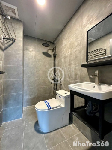 Cho thuê căn hộ Studio Ban công Q1 gần cầu Nguyễn Văn Cừ, Nowzone, Công An Thành Phố