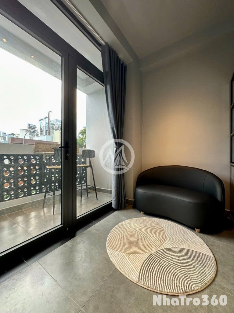 Cho thuê căn hộ Studio Ban công Q1 gần cầu Nguyễn Văn Cừ, Nowzone, Công An Thành Phố